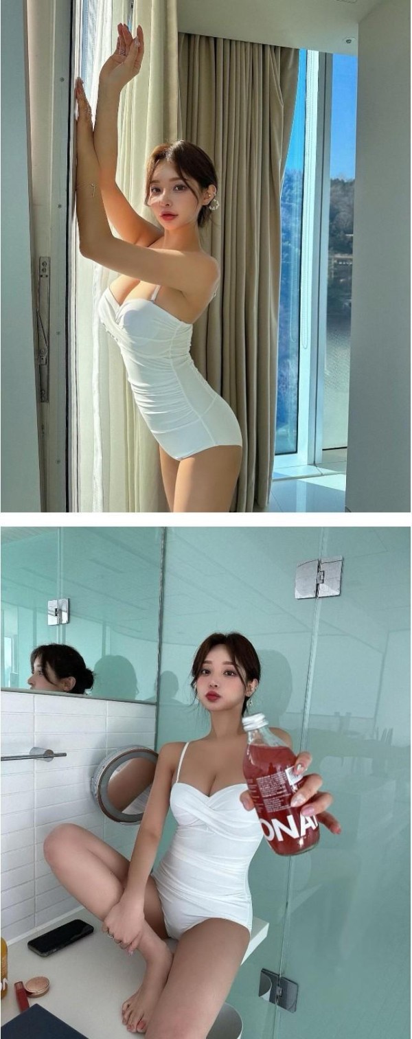 미친미모 아윤이의 섹시한 수영복 셀카