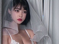 볼륨감이 남다른 처자